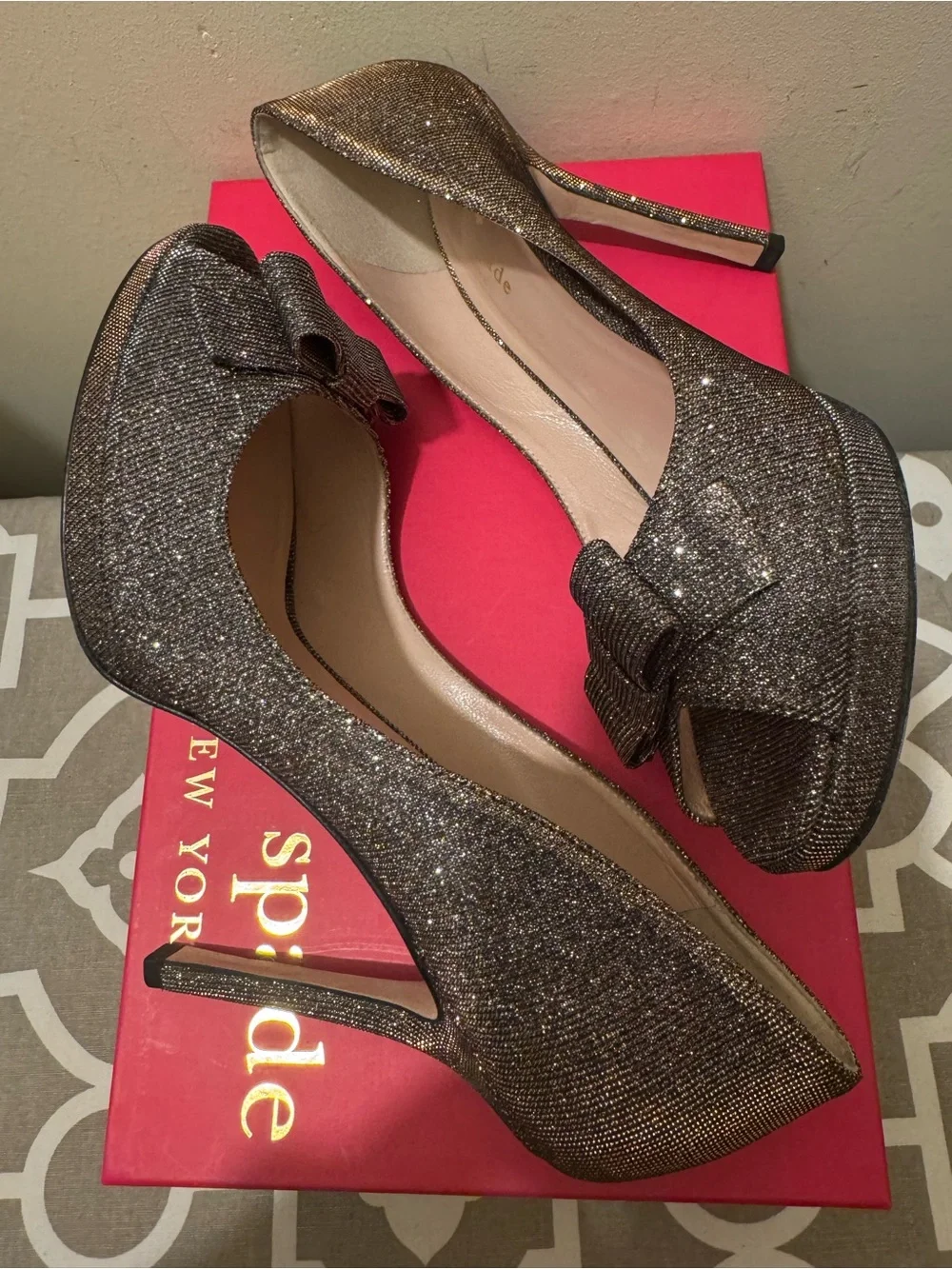 Kate Spade Felisha Bronze Lurex Glitter Bow Peep Toe Pumps Heels Made in Italy